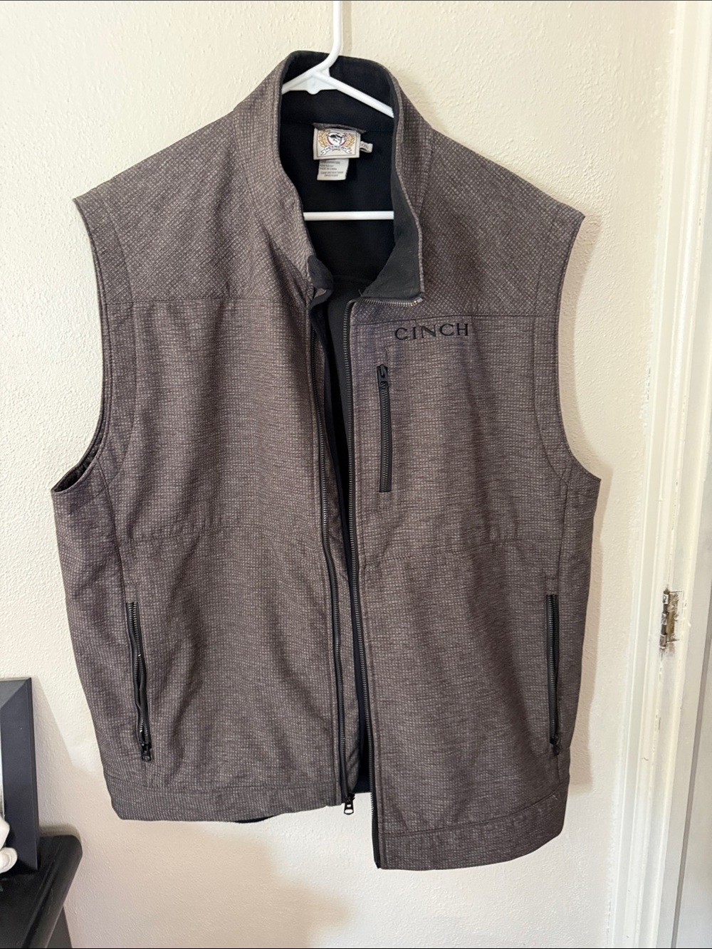 CINCH Men's Brown/Gray Textured Softshell Vest